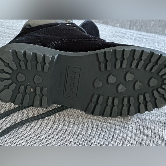 Moncler Velvet boots. - Picture 5 of 7